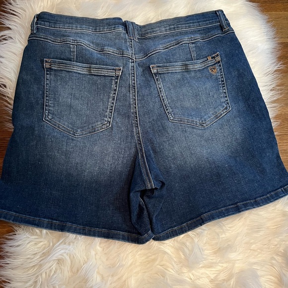 Kuhl Women's Indigo Denim Shorts - Picture 2 of 7